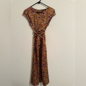 MIKAROSE Floral Brown Dress NWT Size Small